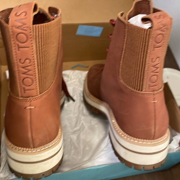 TOMS Lace-Up Boot - Picture 4 of 8